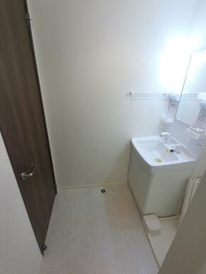 (参考)同一建物内の他の部屋の写真となります。