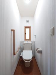 １階トイレ（温水洗浄暖房便座）