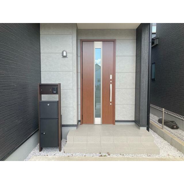 家の外と中をつなぐ要所だからすっきり心地よく整えたい（2号棟）
