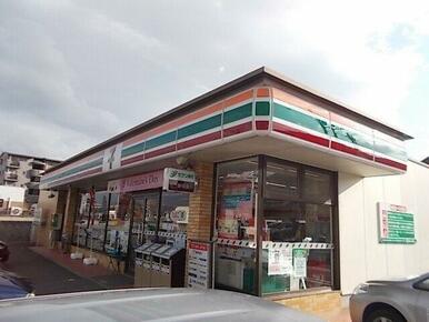 セブンイレブン　黒田店まで1100m