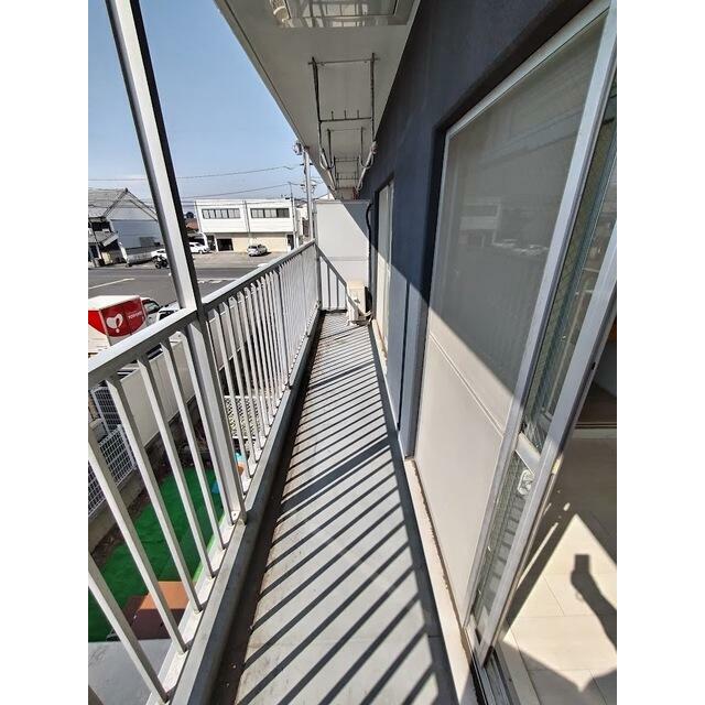 日当たり良好なバルコニーです♪