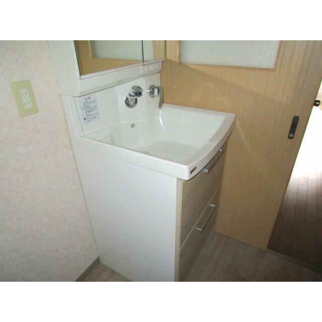 シャワー付き洗面台