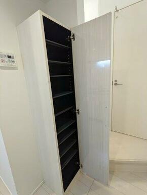 103号室ｼｭｰｽﾞﾎﾞｯｸｽ