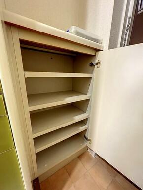 シューズボックス