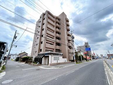 「外観」お部屋は3階角部屋です。水回りすべて交換、フローリング張、クロス張替等リフォームいたしました