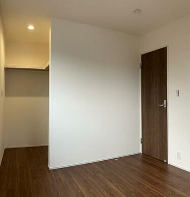 リビングとは別に静かな時間を楽しめる部屋（2号棟）