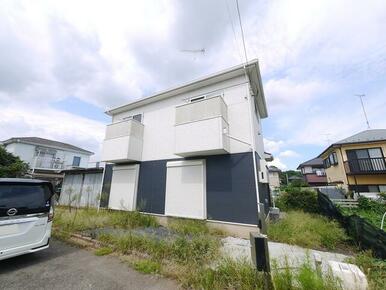 温かな陽射しがこぼれ風が通り抜ける住まい