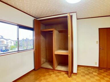 洋室2クローゼット