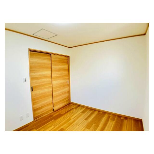 「納戸」2階4北側5.7帖納戸の様子です。