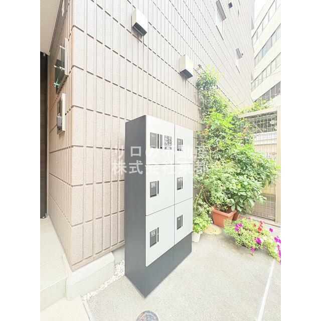 通販の受け取りも楽々な宅配BOX付きです♪
