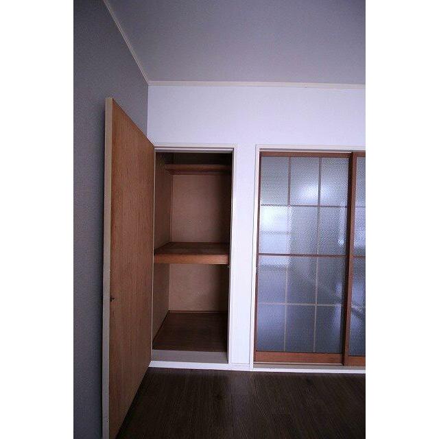 収納たっぷりベッドルーム