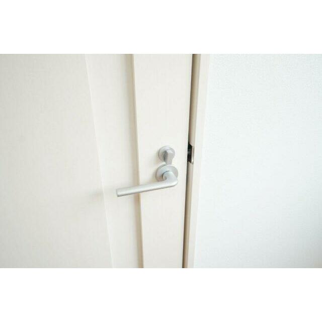 入ってほしくないスペースへは鍵がついていて出入りを制限できます。※類似物件の参考画像です。