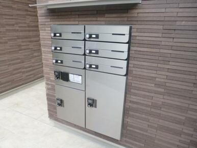 オートロック　宅配ボックス付き