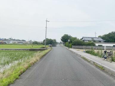 前面道路外観写真♪