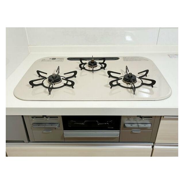 「コンロ」グリル付き3口コンロがございます。