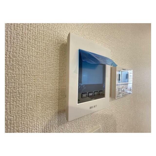 訪問者がひと目でわかるモニター付きインターホンを標準装備。お子さまのお留守番にも安心です