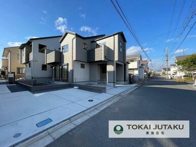 東側約6.1M幅員の公道。車の出し入れもスムーズに行えますね＾＾