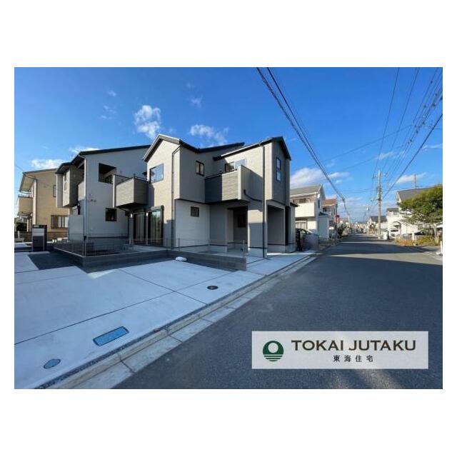 東側約6.1M幅員の公道。車の出し入れもスムーズに行えますね＾＾