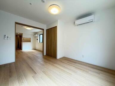 南向きなので日当たりが良く日中は照明なしで過ごせます♪