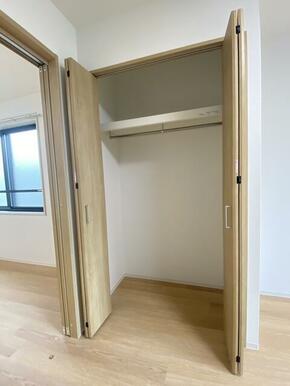 パイプハンガー付き☆畳まず衣類を掛けることができます♪