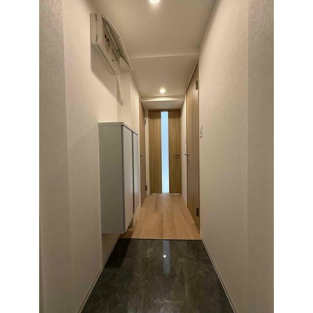 玄関には下駄箱があるのでスッキリとした空間を保てます