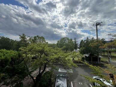 南側が公園になっており、陽当り良好です。