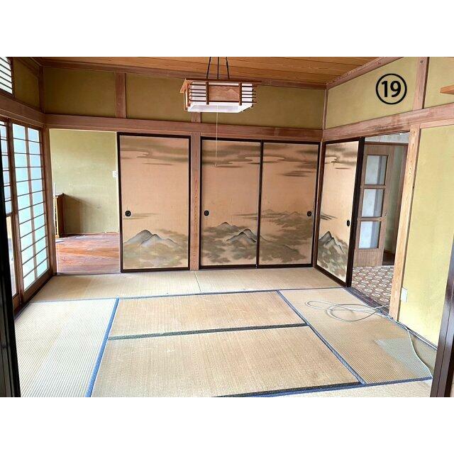 和室Cから玄関方向をみたところです