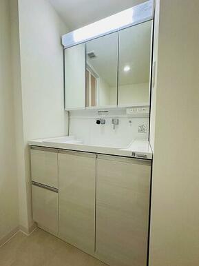 新品交換済みの洗面化粧台