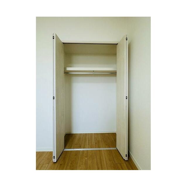 洋室約6.2帖の収納の様子