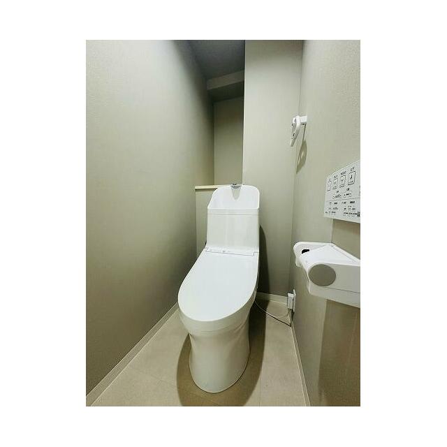 新品交換済みのトイレの様子