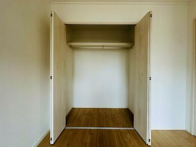 約6帖洋室の収納の様子