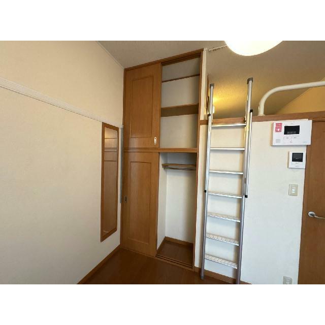 1階はフローリング、2階はじゅうたんです。