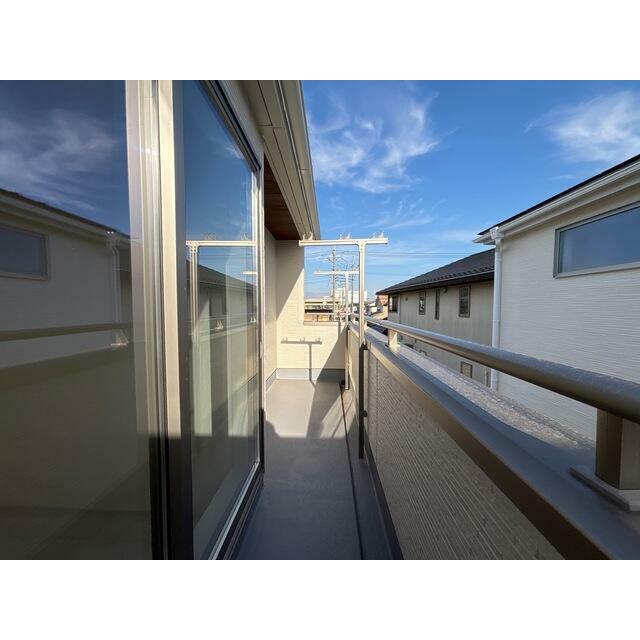 開放感あふれるバルコニーで深呼吸！（4号棟）