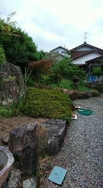 手入れのされた日本庭園で四季折々の景色を楽しむことが出来ます。