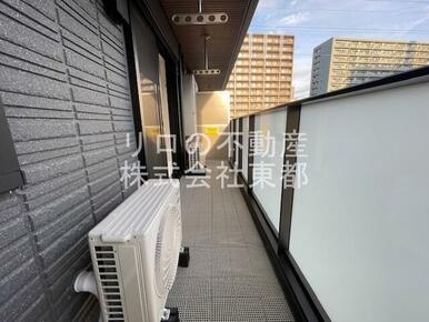 バルコニーがあるので洗濯物を太陽の下で干すことができます♪