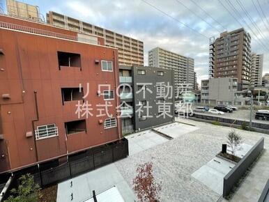 バルコニーからの景色です！圧迫感がないので暮らしやすい♪