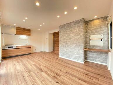 在宅ワークや趣味などに利用できる、備え付けワークスペースあり。