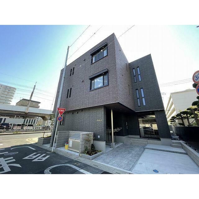 高遮音床システム「ＳＨＡＩＤＤ５５」搭載。敷地内専用ゴミＢＯＸ設置済み。