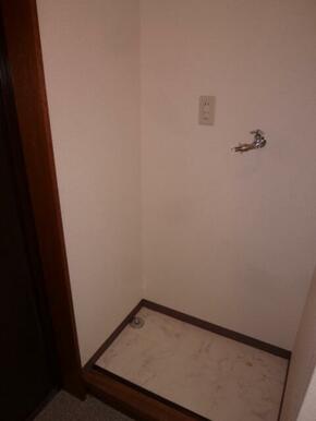 同間取りの別部屋の写真になります。勉強優先。