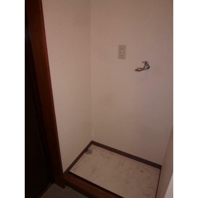 同間取りの別部屋の写真になります。勉強優先。