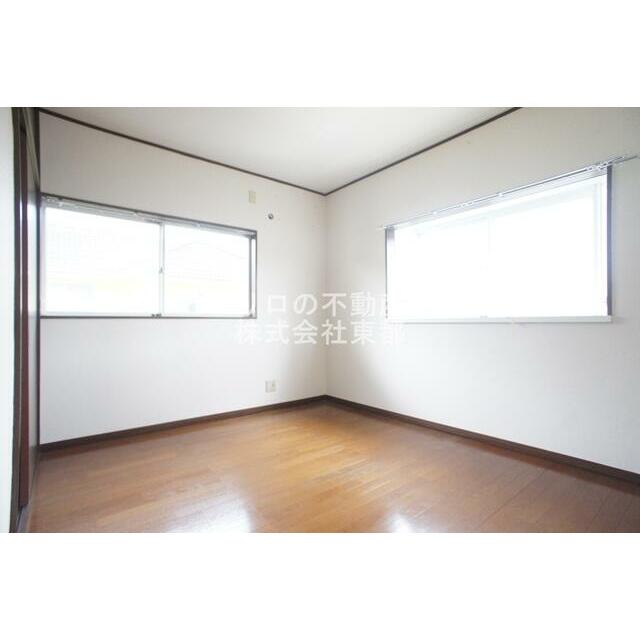 ２面採光なので、明るく風通しのよい過ごしやすいお部屋です♪