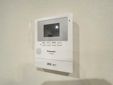 訪問者がひと目でわかるモニター付きインターホンを標準装備。お子さまのお留守番も安心です＾＾