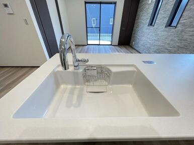 手が汚れていても安心な、タッチレス水栓。掃除の手間が少なくなり家事ラク＾＾