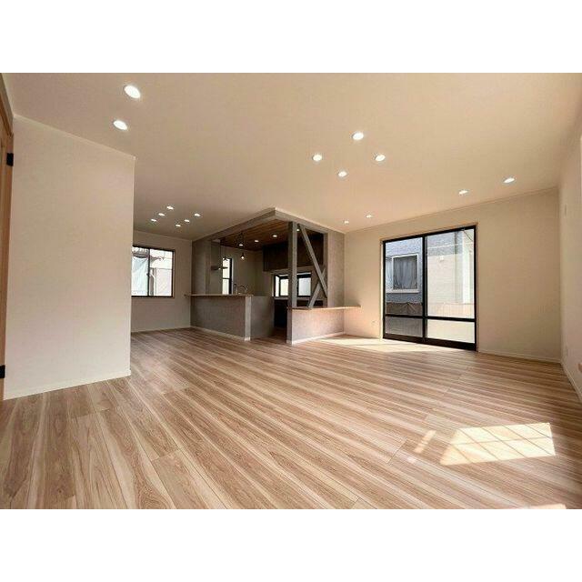 「ＬＤＫ」別角度からの様子です。