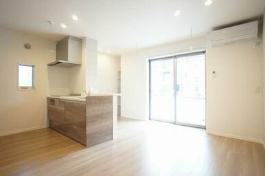 ◆ＬＤＫ（１３．０帖）◆エアコン１台、全部屋照明付きで初期費用を浮かせることができます♪室内物干し…