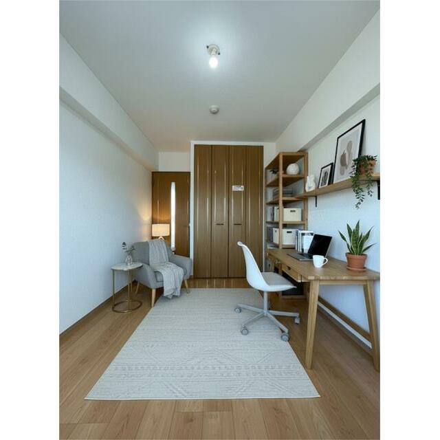 書斎や趣味の部屋としても活用できる居室。テレワークにも対応できるデスクと収納棚があり、壁面収納も備え