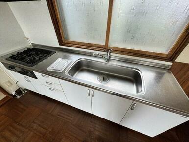 5年前に交換しておりまだきれいな状態です。