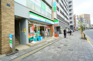 ファミリーマート日野多摩平一丁目店