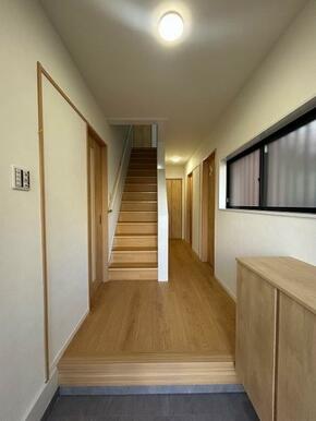 玄関からの目線