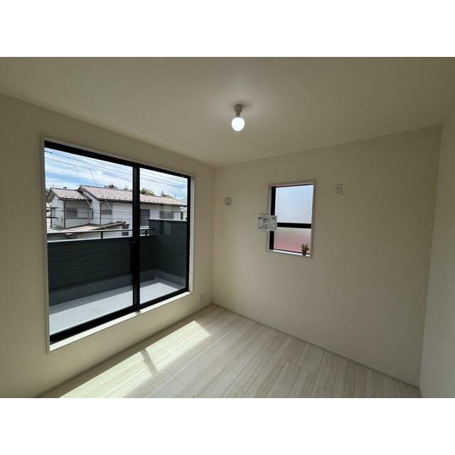 リビングとは別に静かな時間を楽しめる部屋（1号棟）